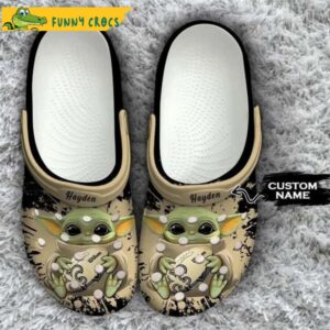 Custom New Orleans Saints Baby Yoda Crocs.jpg