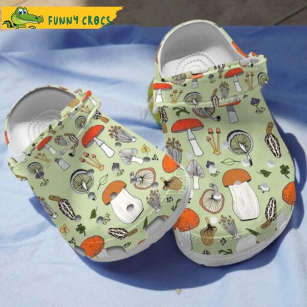 Green Mushroom Pattern Crocs.jpg