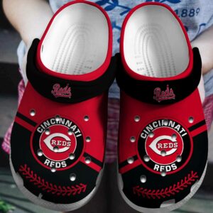 Cincinnati Reds Crocs Slippers 1.jpg