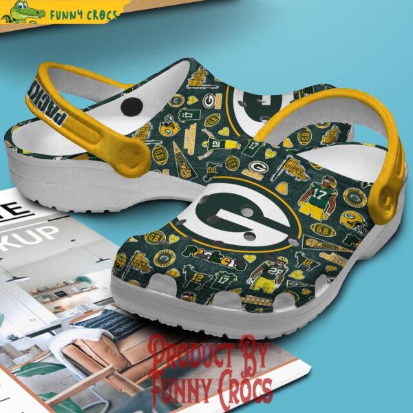 Green Bay Packers NFL Crocs Slippers 3.jpg