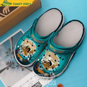 Happ Halloween Fly Me To The Moon Scooby Doo Crocs 1.jpg